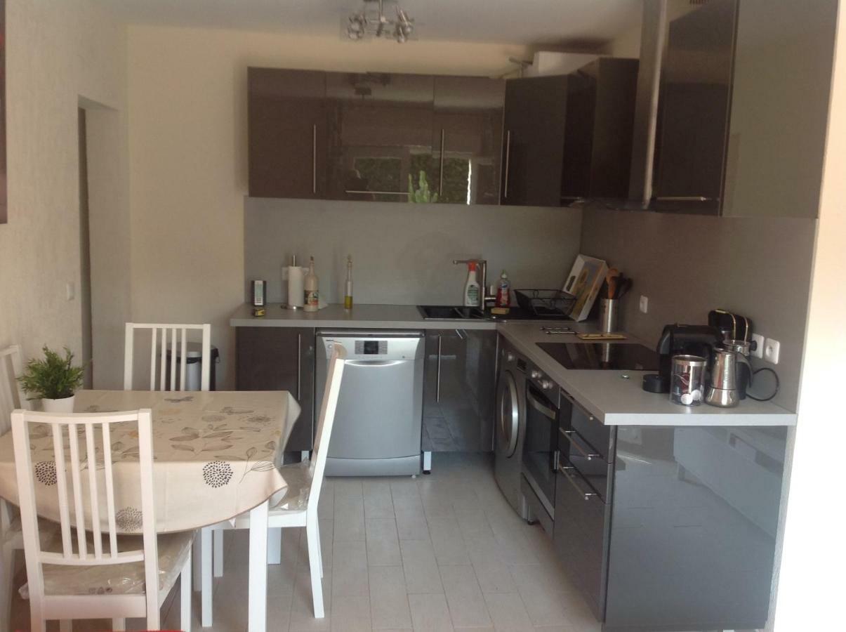 Rez De Villa Pebrier Frejus Luaran gambar